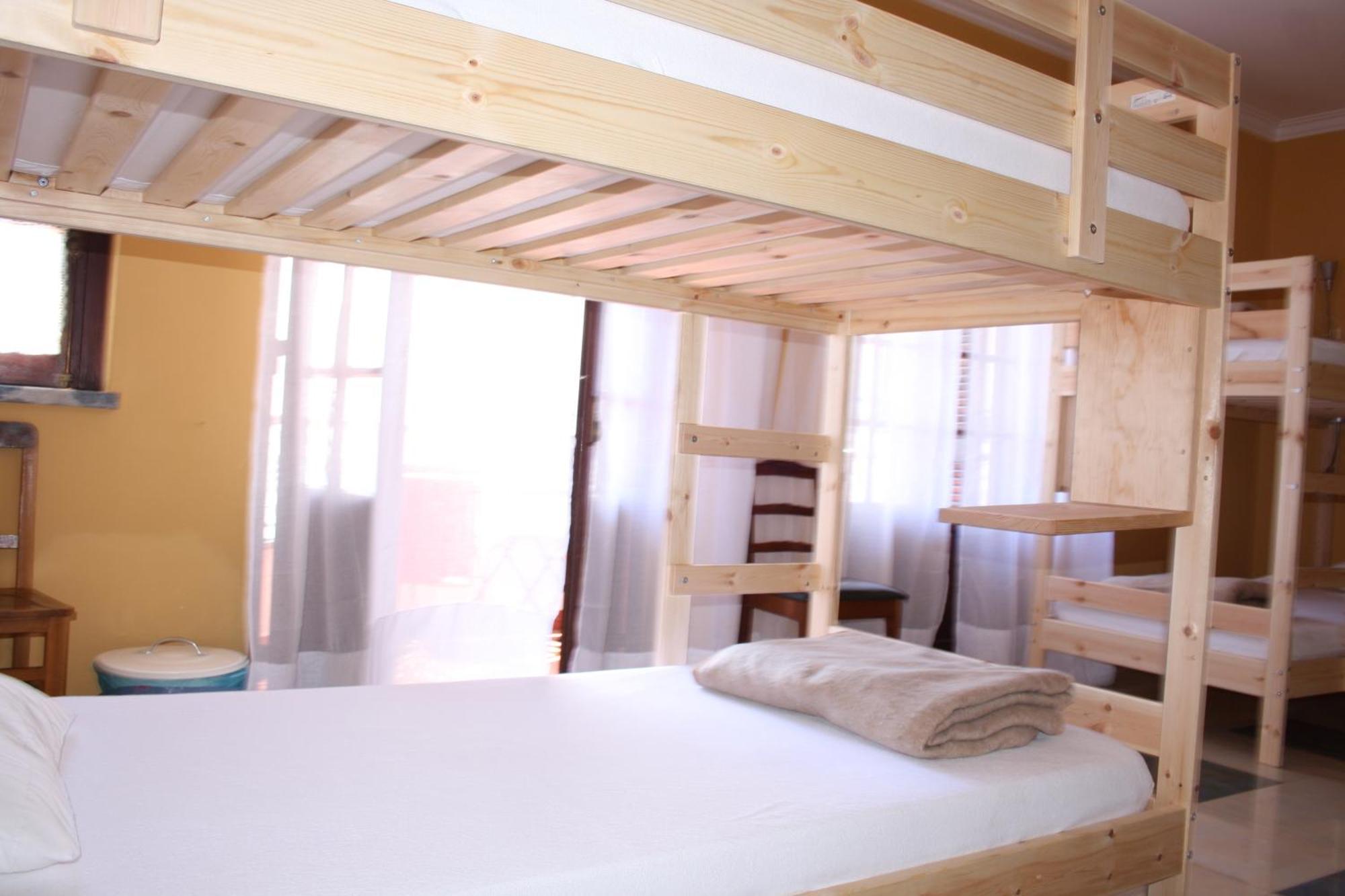 Ericeira Chill Hill Hostel & Private Rooms - Peach Garden Oda fotoğraf