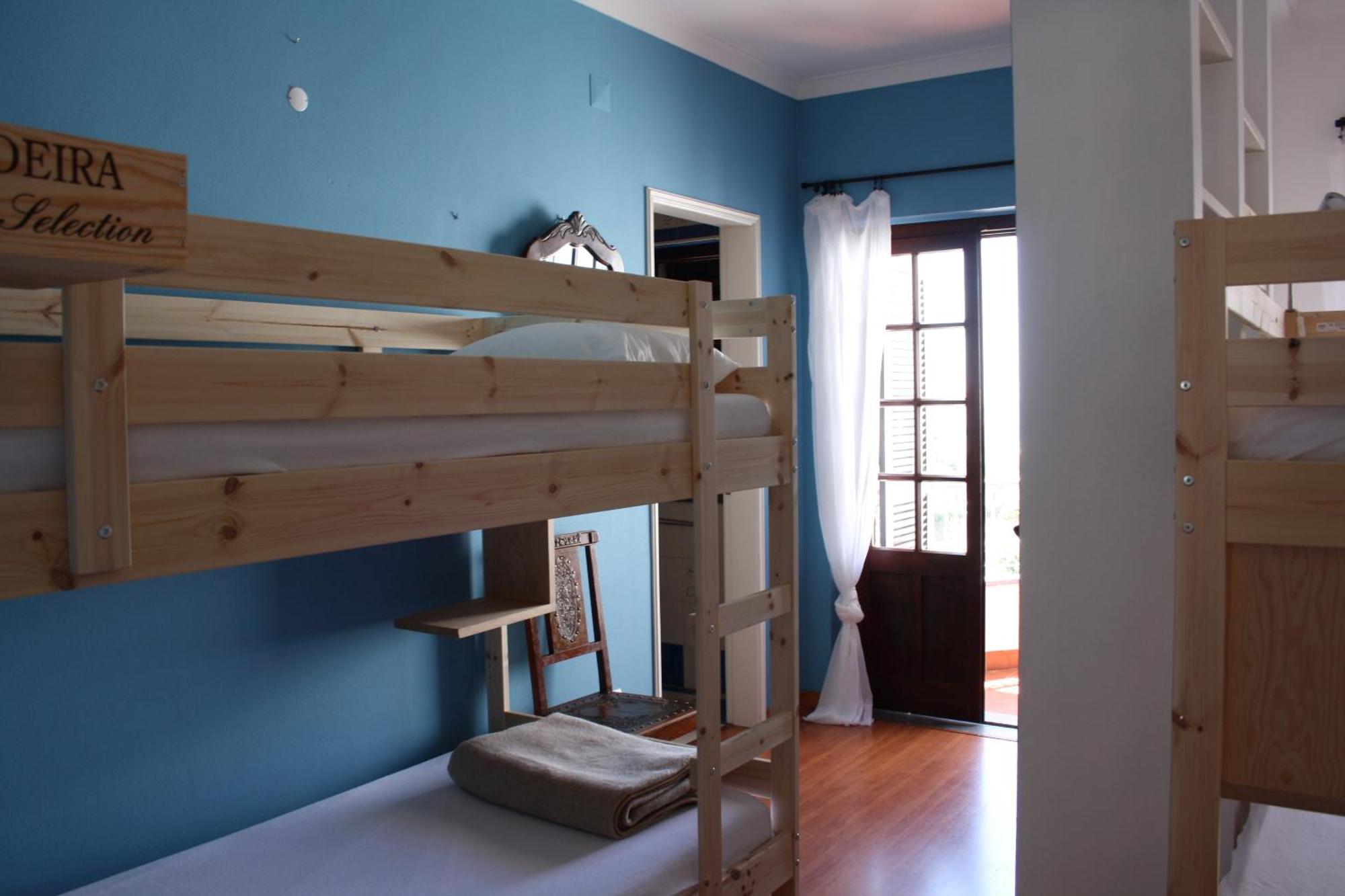 Ericeira Chill Hill Hostel & Private Rooms - Peach Garden Oda fotoğraf